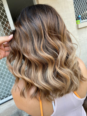 Balayage hair colour for more volume in hair
